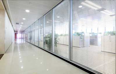 办公室玻璃隔断多少钱一平方米